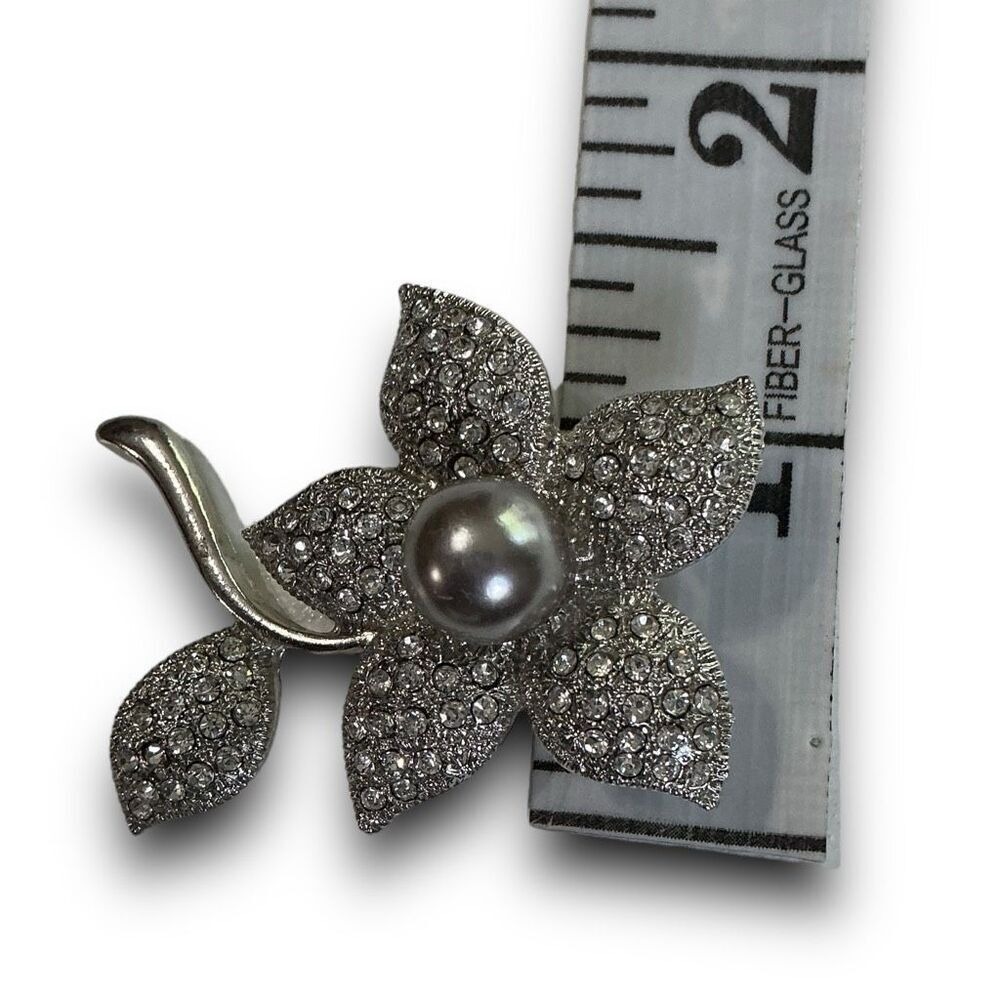 Vintage Monet Rhinestone Floral Flower Brooch Pendant Pin Hat Coat Scarf Pin - Picture 4 of 5